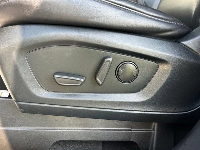 Used 2021 Ford Explorer XLT w/ Equipment Group 202A AWD/4WD image 13