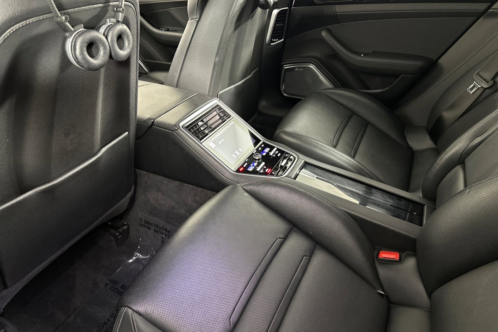 Used 2018 Porsche Panamera 4 image 11