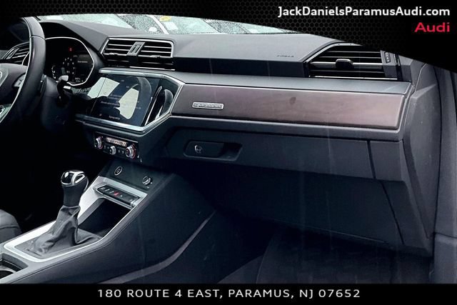 Used 2023 Audi Q3 2.0T Premium w/ Convenience Package AWD/4WD image 14
