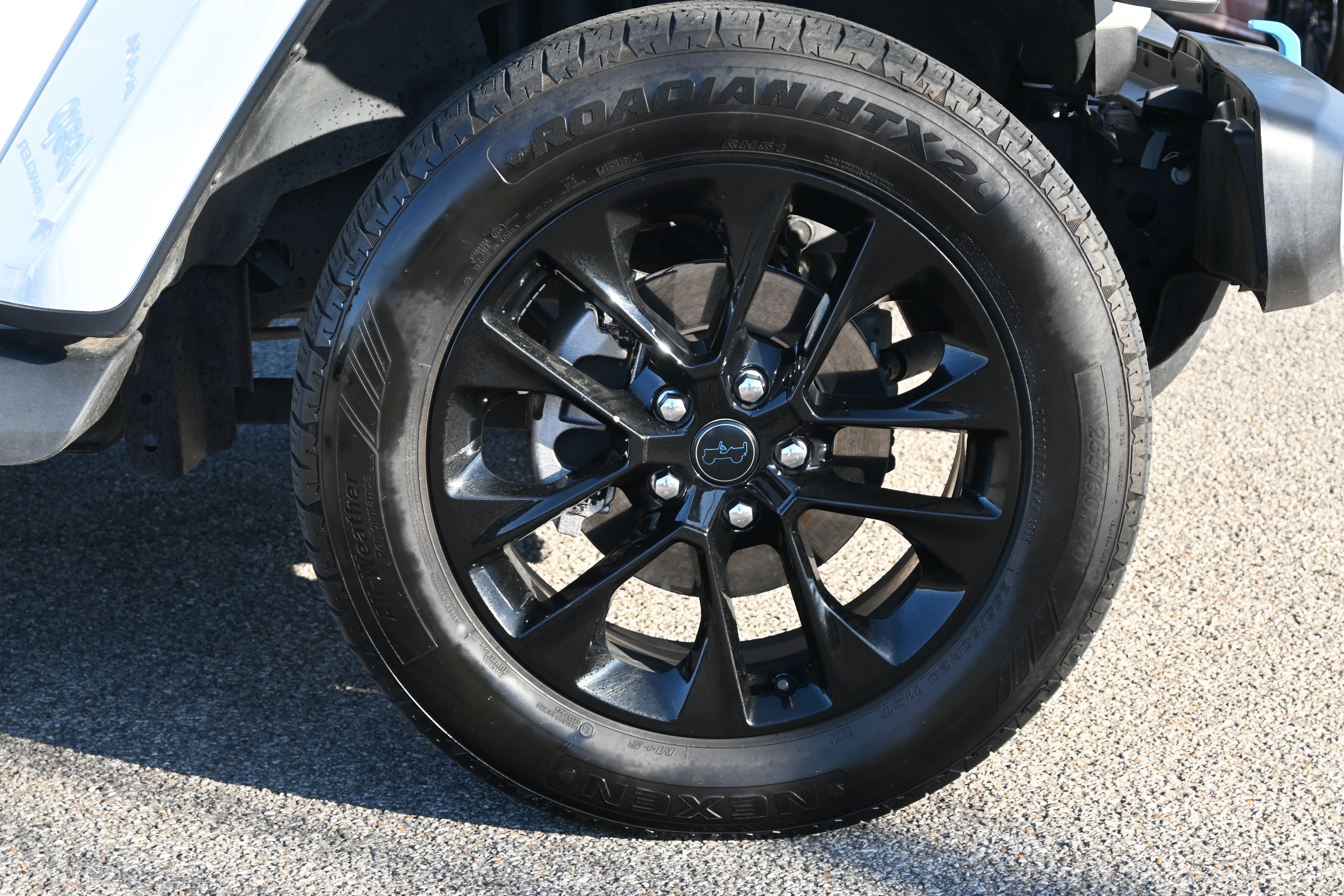 Used 2024 Jeep Wrangler Sahara w/ Technology Group image 14