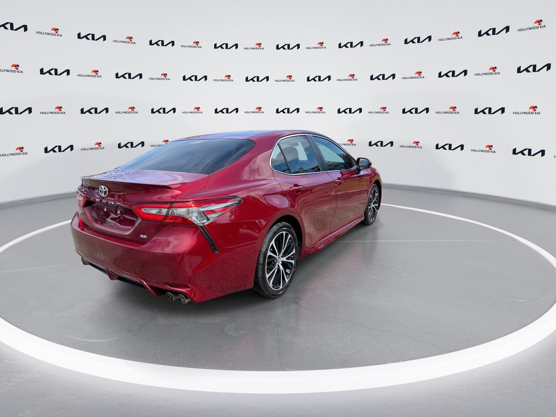 Used 2018 Toyota Camry SE FWD image 8