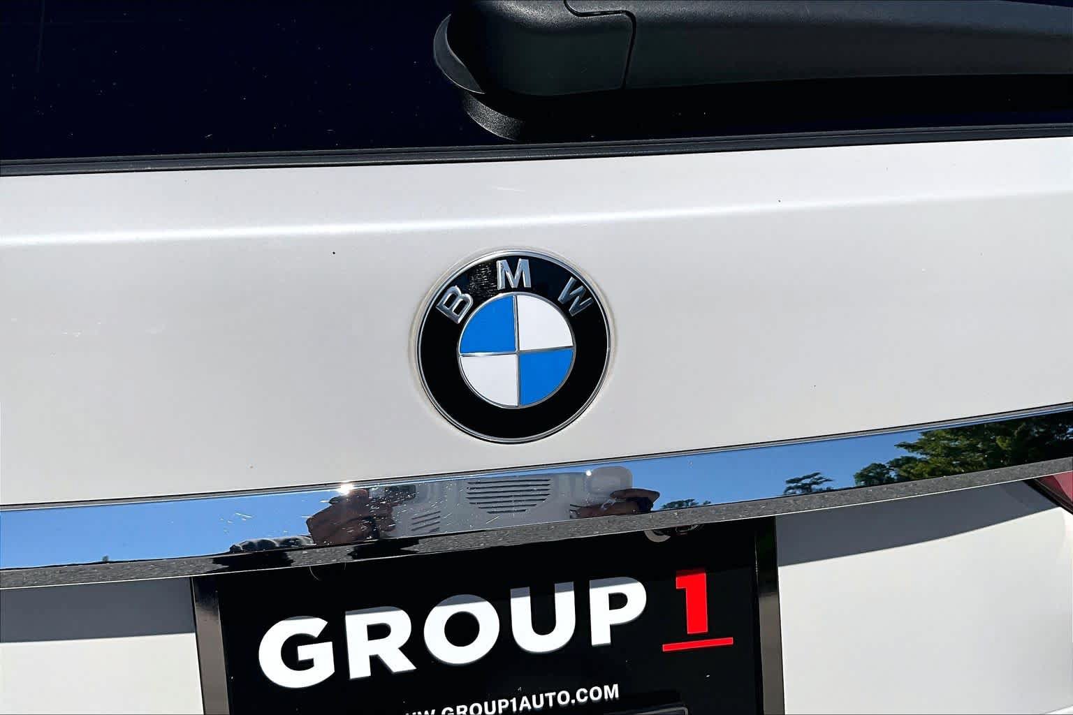 Used 2022 BMW X7 xDrive40i w/ Premium Package AWD/4WD image 9