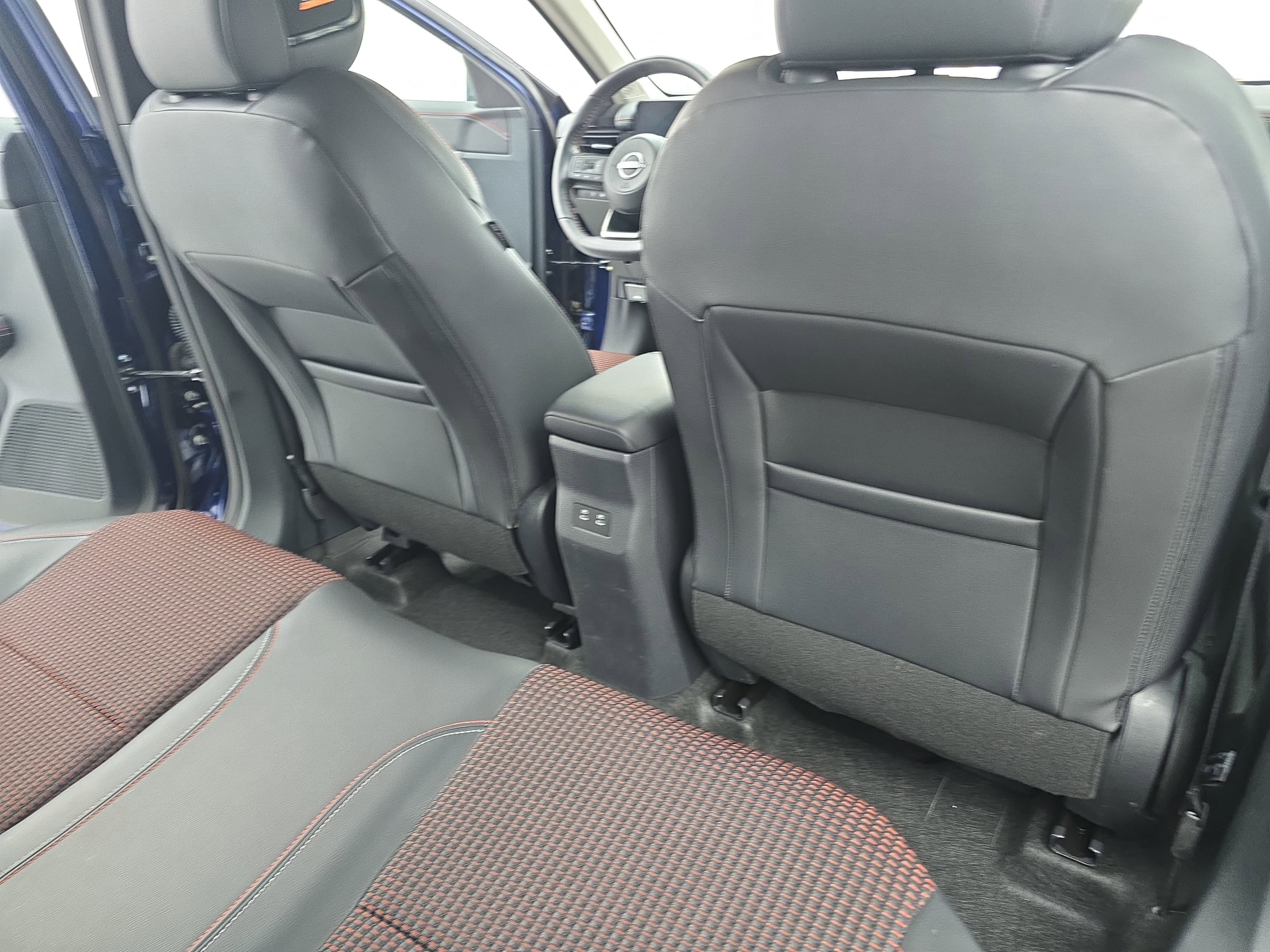 Certified 2025 Nissan Kicks SR w/ SR Premium Package FWD image 11