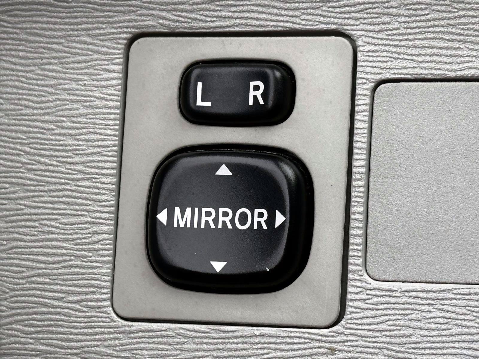 Used 2010 Toyota Venza FWD image 28