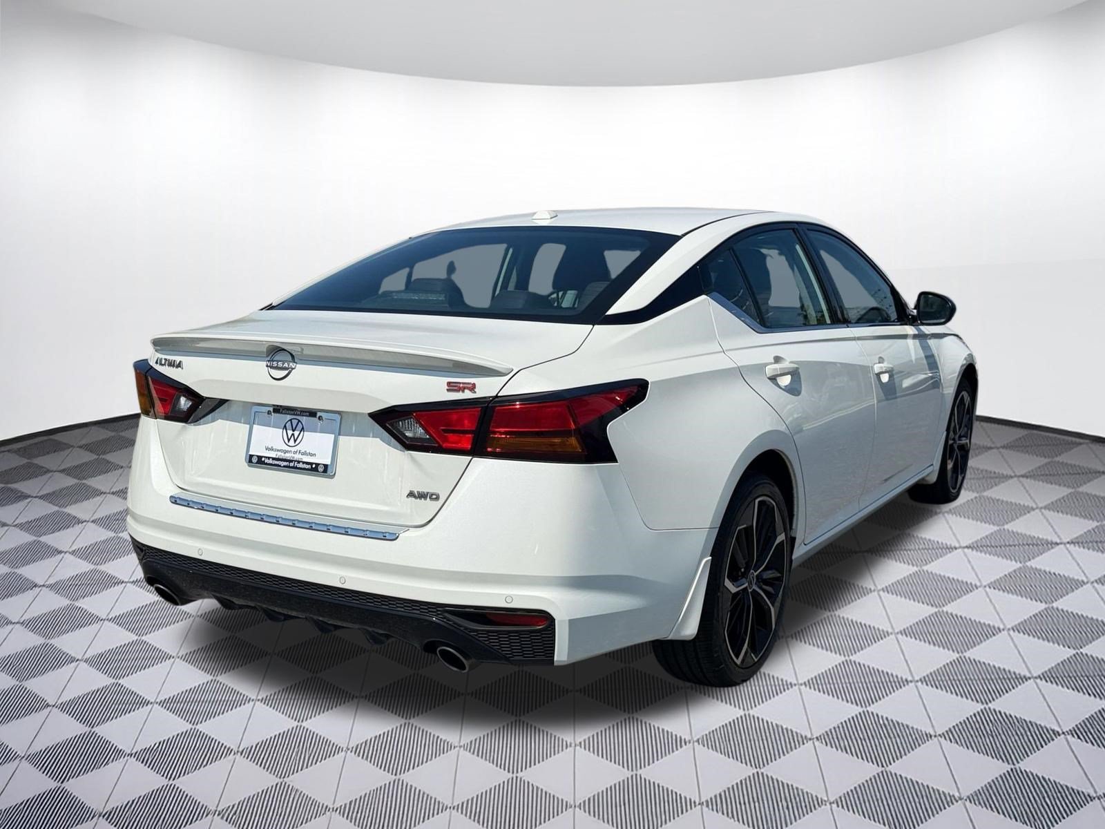 Used 2023 Nissan Altima 2.5 SR w/ SR Premium Package AWD/4WD image 8