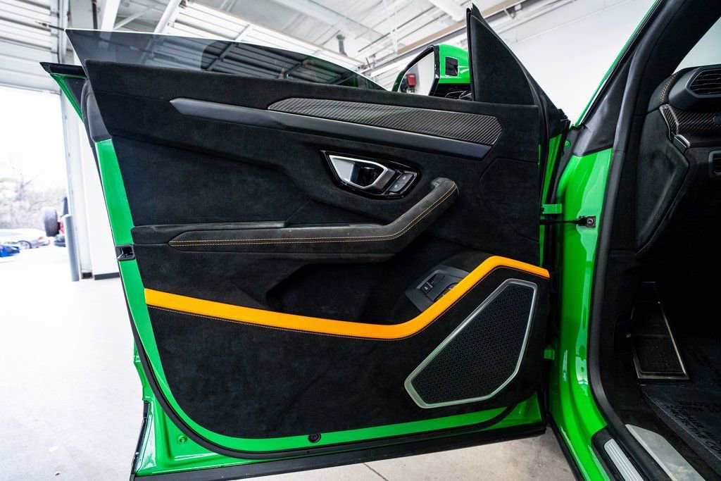 Used 2023 Lamborghini Urus Performante image 34