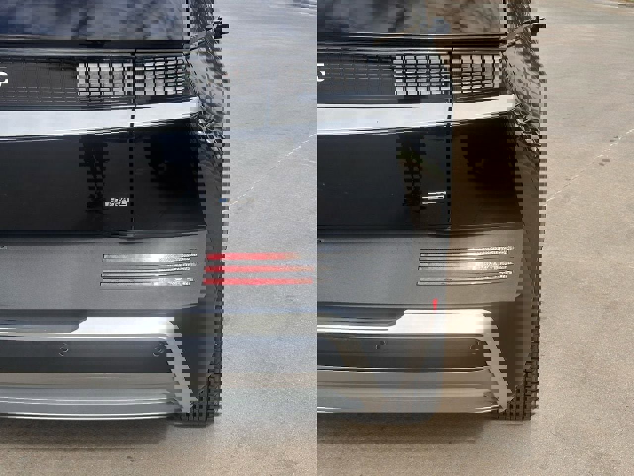 Used 2025 Hyundai Ioniq 5 SEL image 13