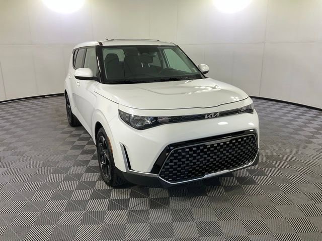 Used 2025 Kia Soul EX FWD image 3