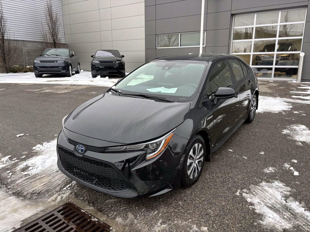 Used 2020 Toyota Corolla LE image 3