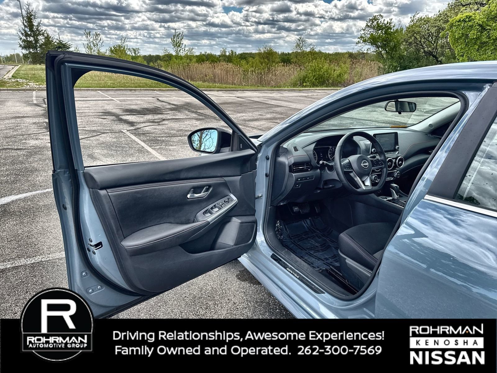 Used 2025 Nissan Sentra SR FWD image 10