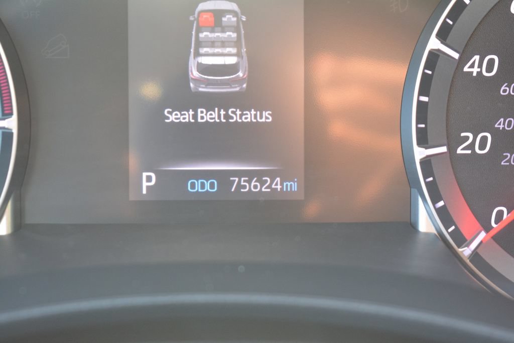 Used 2021 Toyota Highlander LE AWD/4WD image 13
