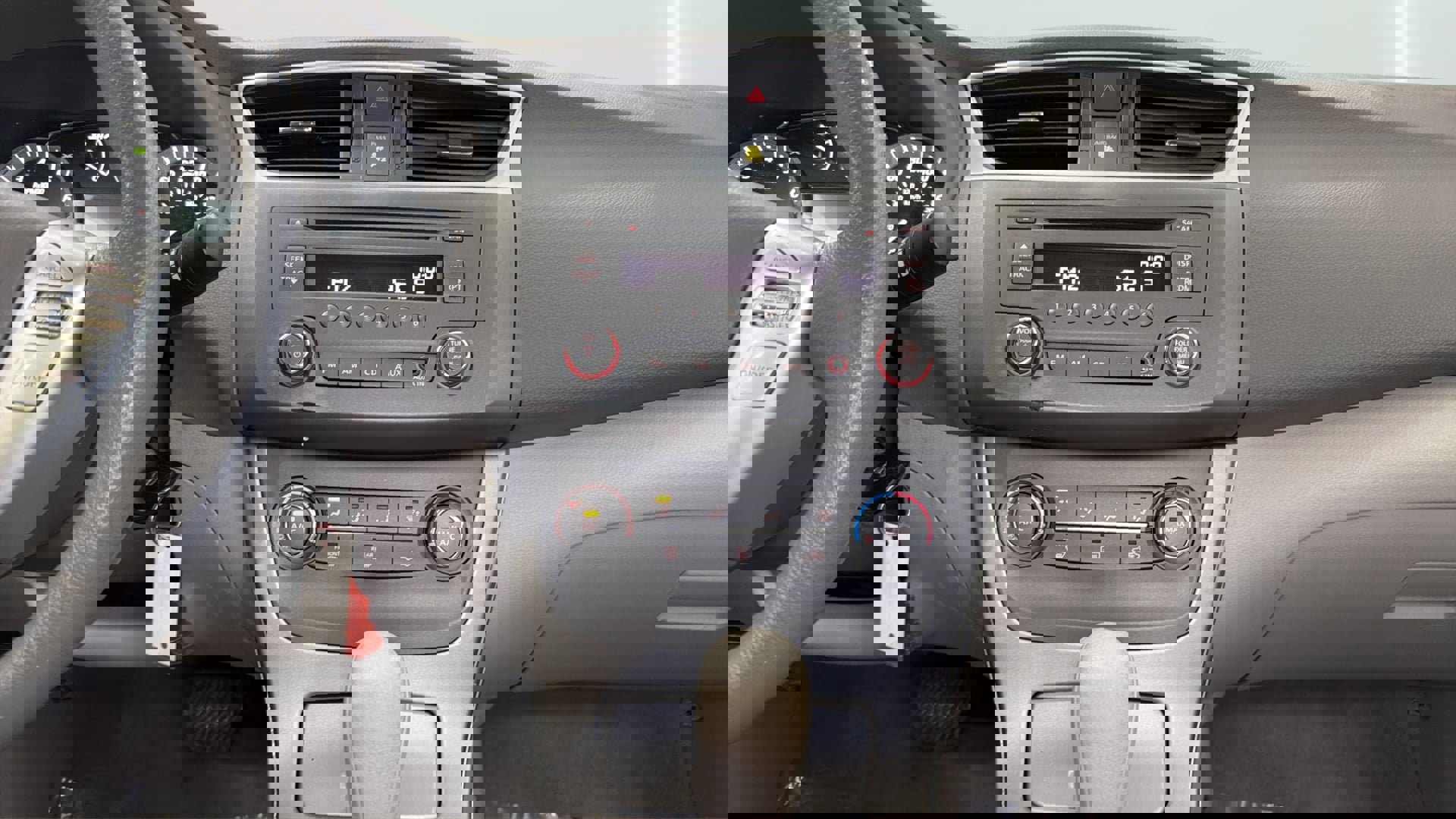 Used 2014 Nissan Sentra SV image 16