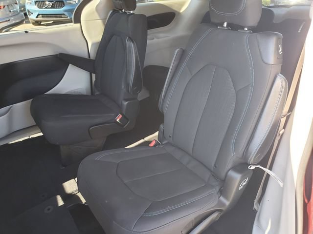 Used 2021 Chrysler Pacifica Touring w/ Cold Weather Group FWD image 30