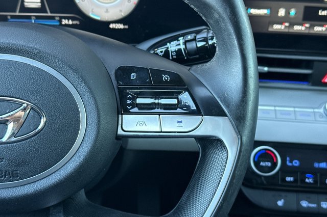 Used 2021 Hyundai Elantra Limited FWD image 29
