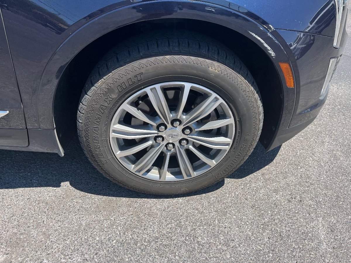 Used 2017 Cadillac XT5 Luxury w/ Driver Awareness Package FWD image 19