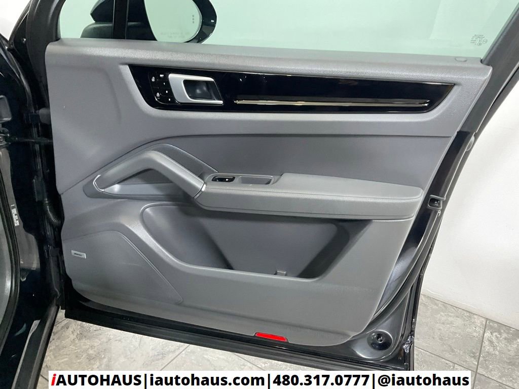 Used 2019 Porsche Cayenne Base image 35