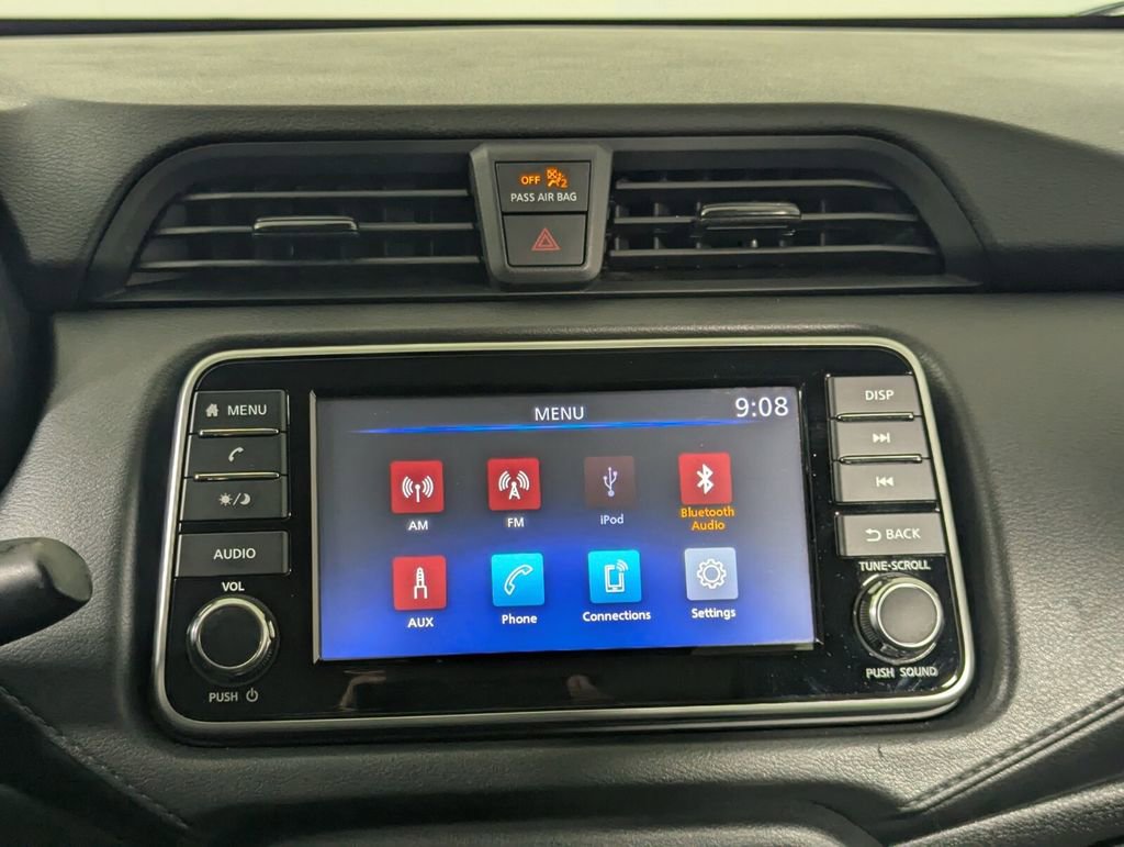 Used 2021 Nissan Versa S FWD image 19