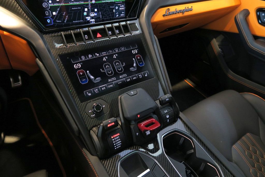 Used 2024 Lamborghini Urus S AWD/4WD image 22