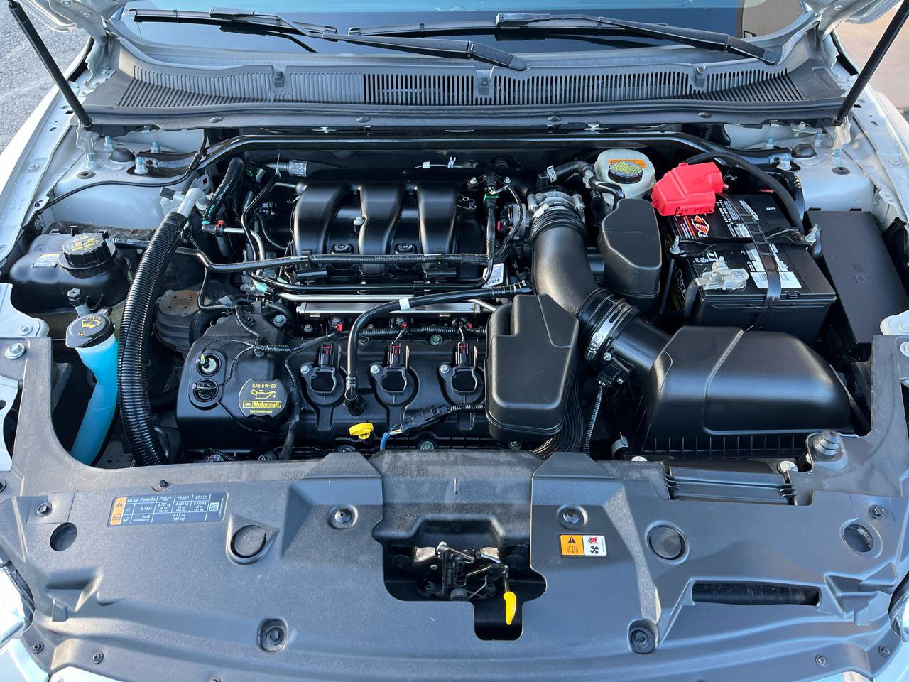 Used 2014 Ford Taurus Limited image 10