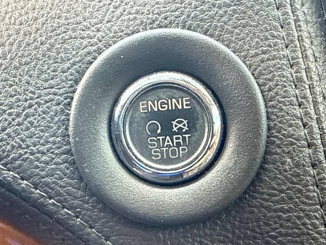 Used 2014 Lincoln MKX FWD w/ Equipment Group 102A image 27
