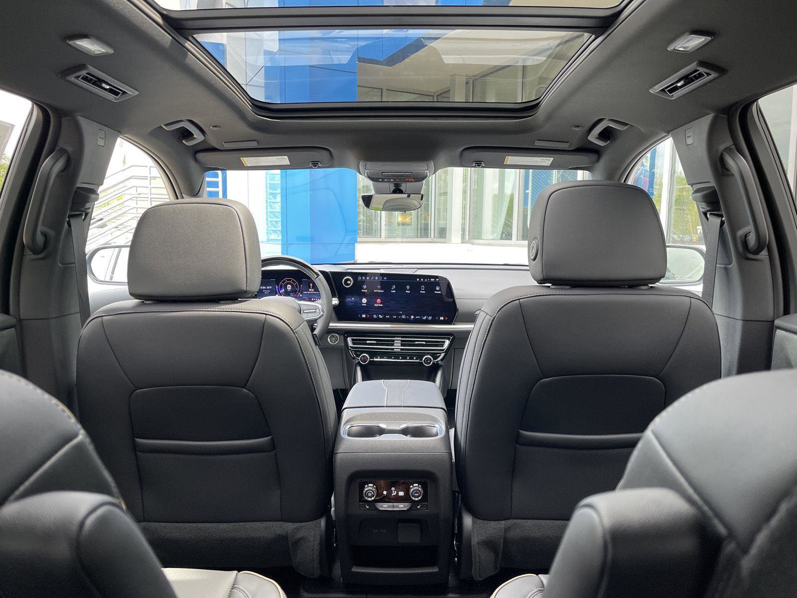 Used 2025 Chevrolet Traverse High Country w/ LPO, Floor Liner Package AWD/4WD image 44
