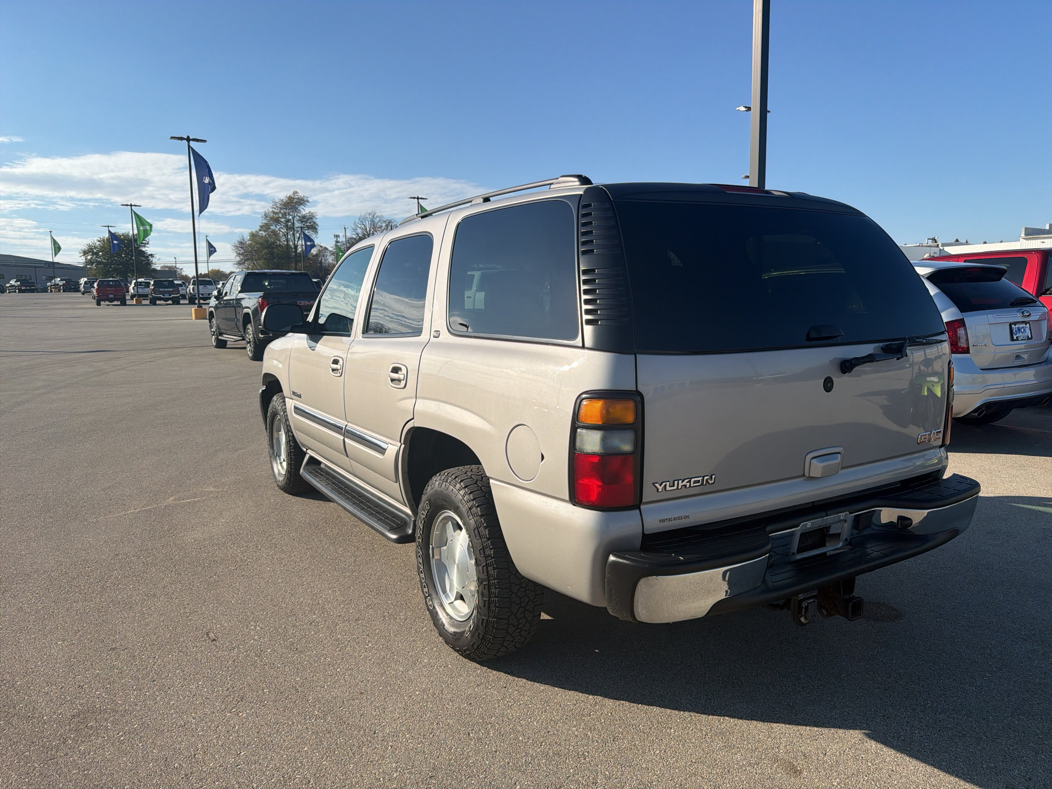Used 2005 GMC Yukon SLT w/ SLT Preferred Equipment Group AWD/4WD image 5