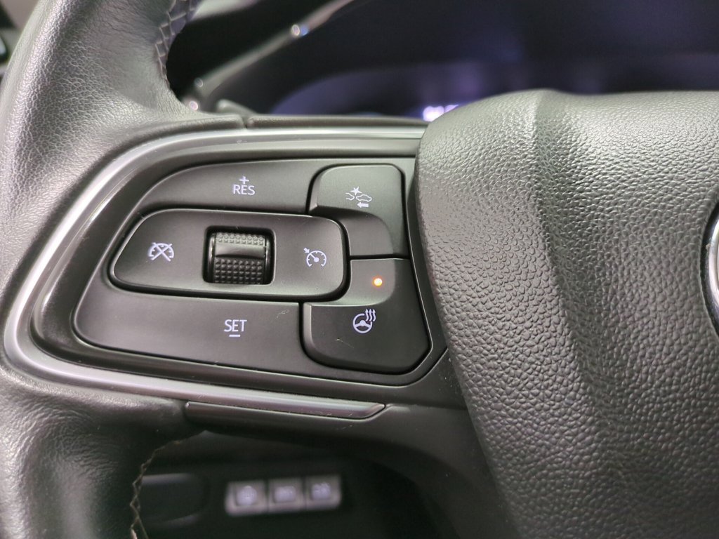 Used 2021 Buick Envision Essence w/ Technology Package I AWD/4WD image 29