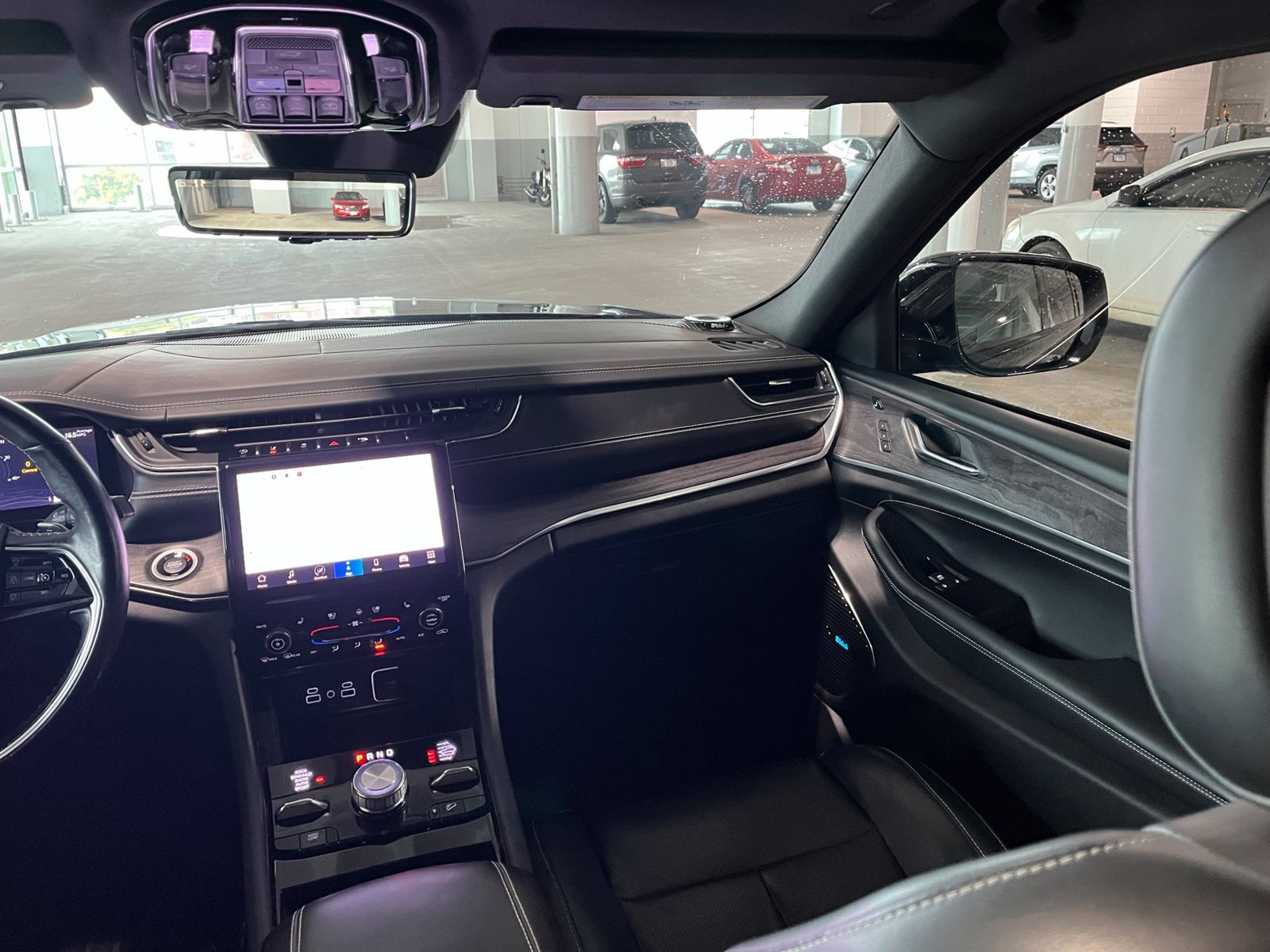 Used 2021 Jeep Grand Cherokee L Overland w/ Luxury Tech Group IV AWD/4WD image 41