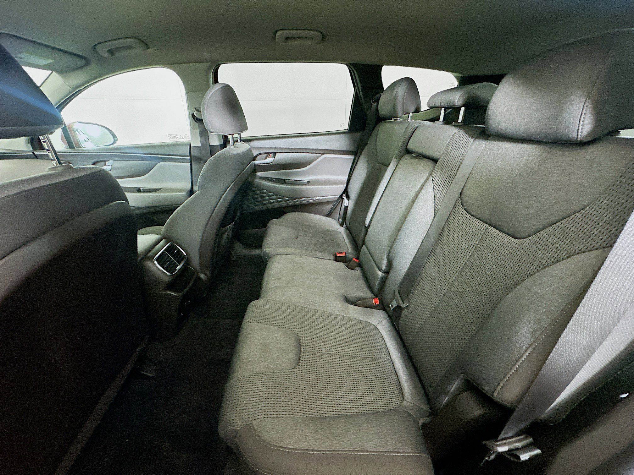 Used 2020 Hyundai Santa Fe SE image 26