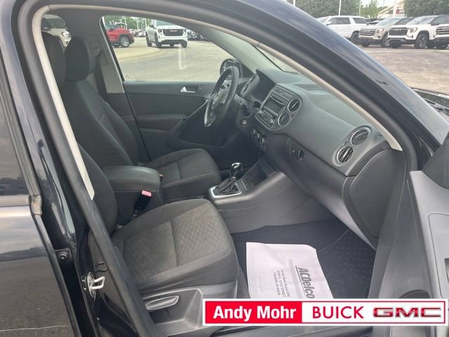 Used 2012 Volkswagen Tiguan S FWD image 38