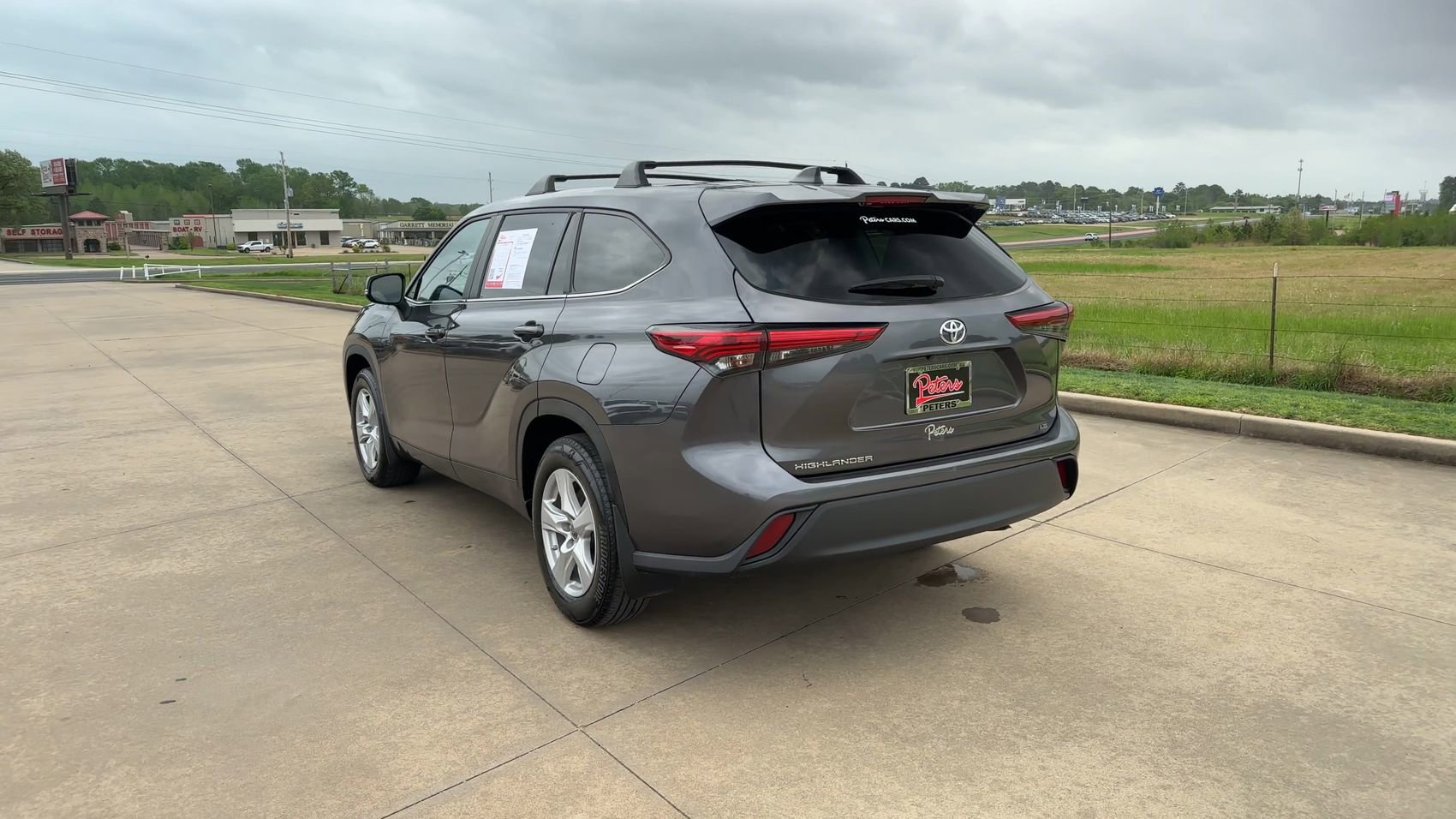 Used 2023 Toyota Highlander LE FWD image 6