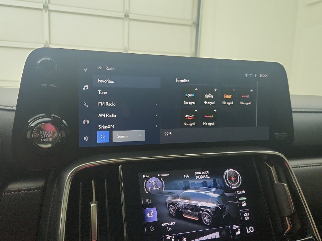 Used 2024 Lexus LX 600 4WD w/ Luxury Package image 26