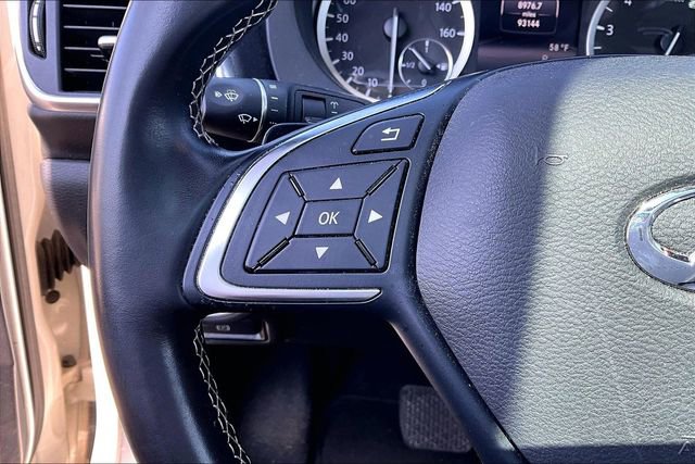 Used 2018 INFINITI QX30 Premium w/ Navigation Package image 18