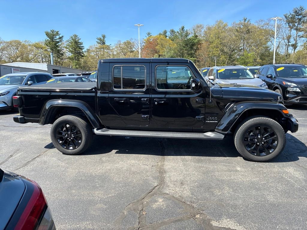 Used 2023 Jeep Gladiator Overland AWD/4WD image 8