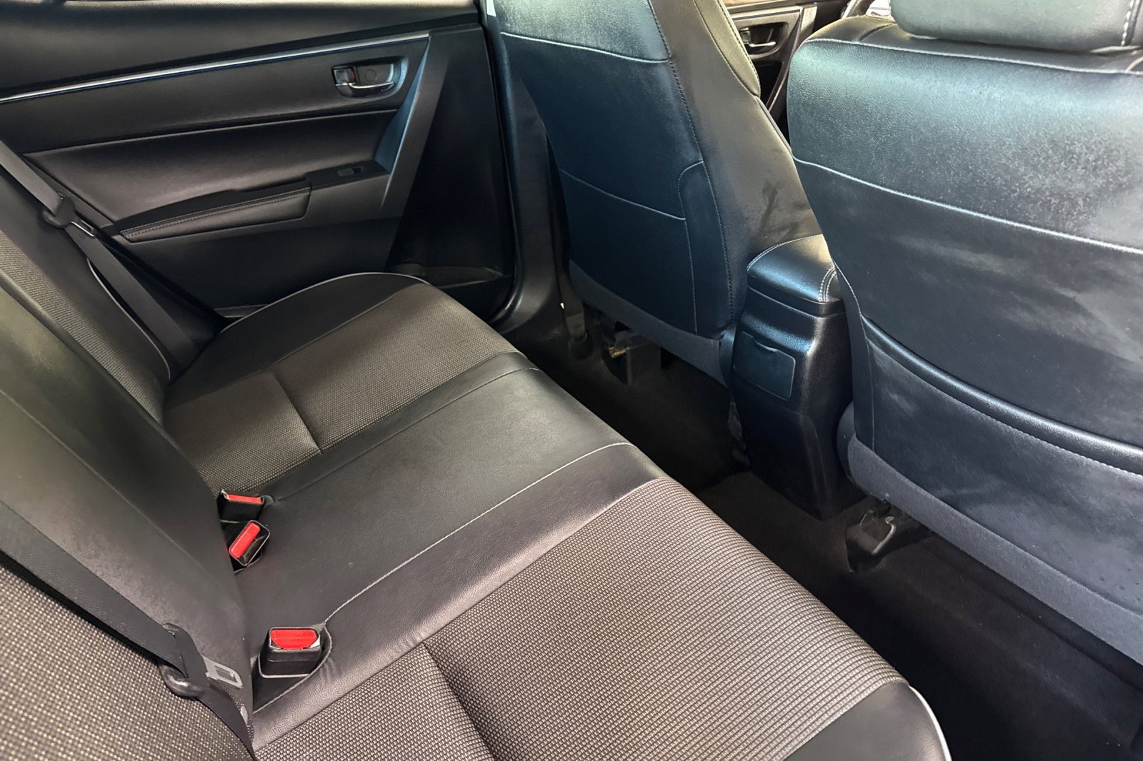Used 2014 Toyota Corolla S FWD image 30