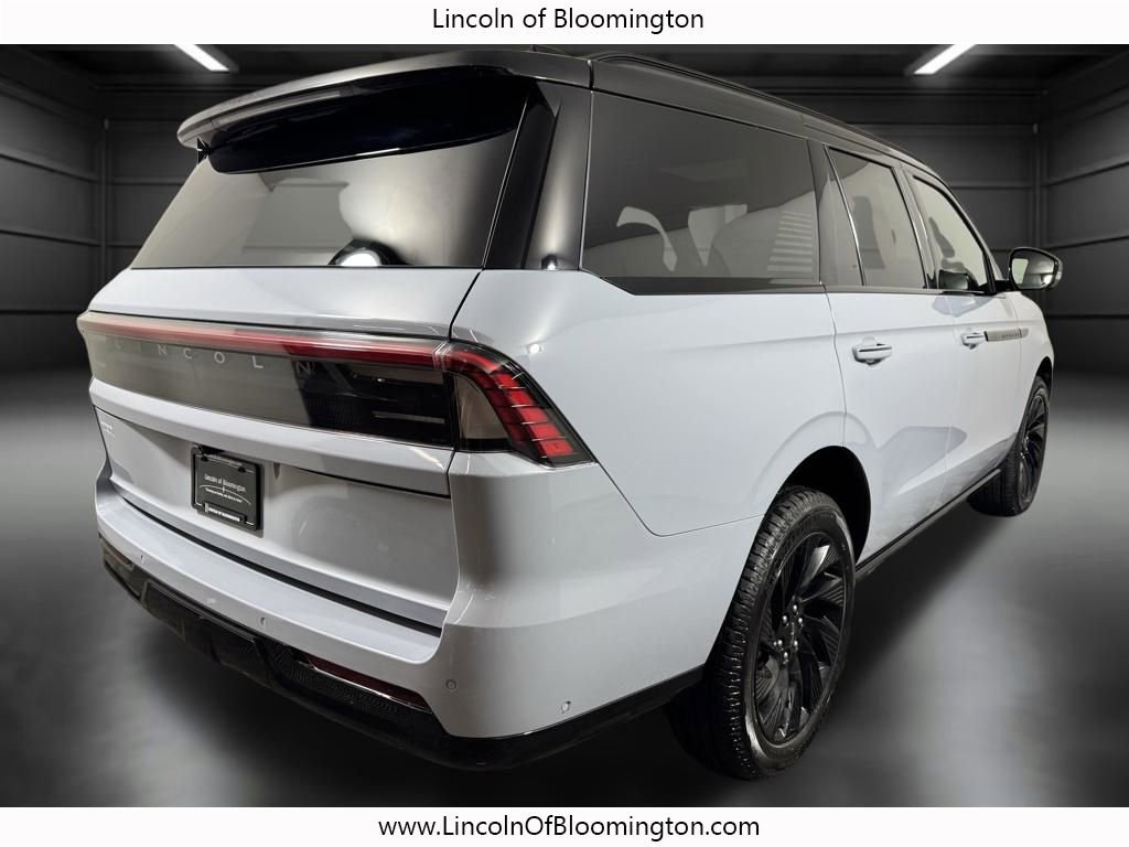 Used 2025 Lincoln Navigator Reserve w/ Jet Appearance Package AWD/4WD image 7