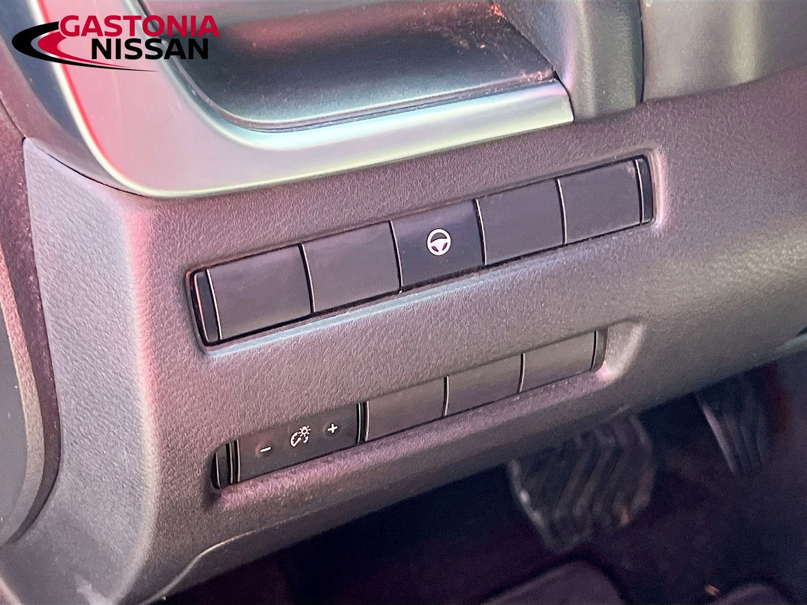 Used 2023 Nissan Rogue SV AWD/4WD image 13