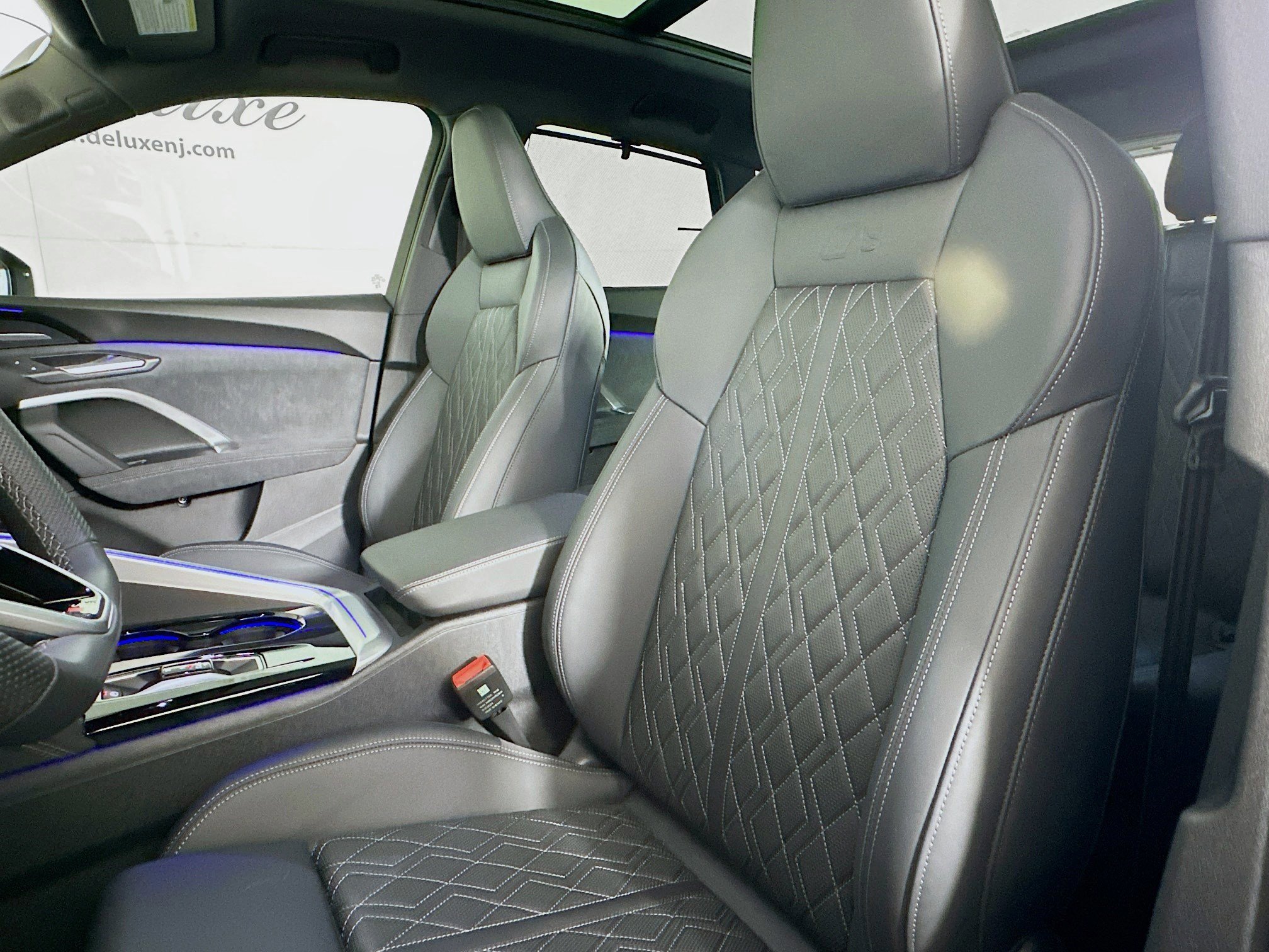 Used 2025 Audi SQ5 Premium Plus w/ Premium Plus Package image 20