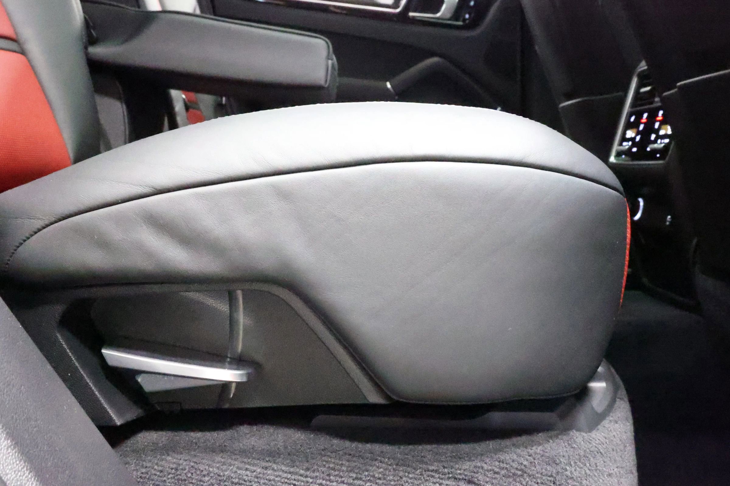 Used 2020 Porsche Cayenne Turbo image 71