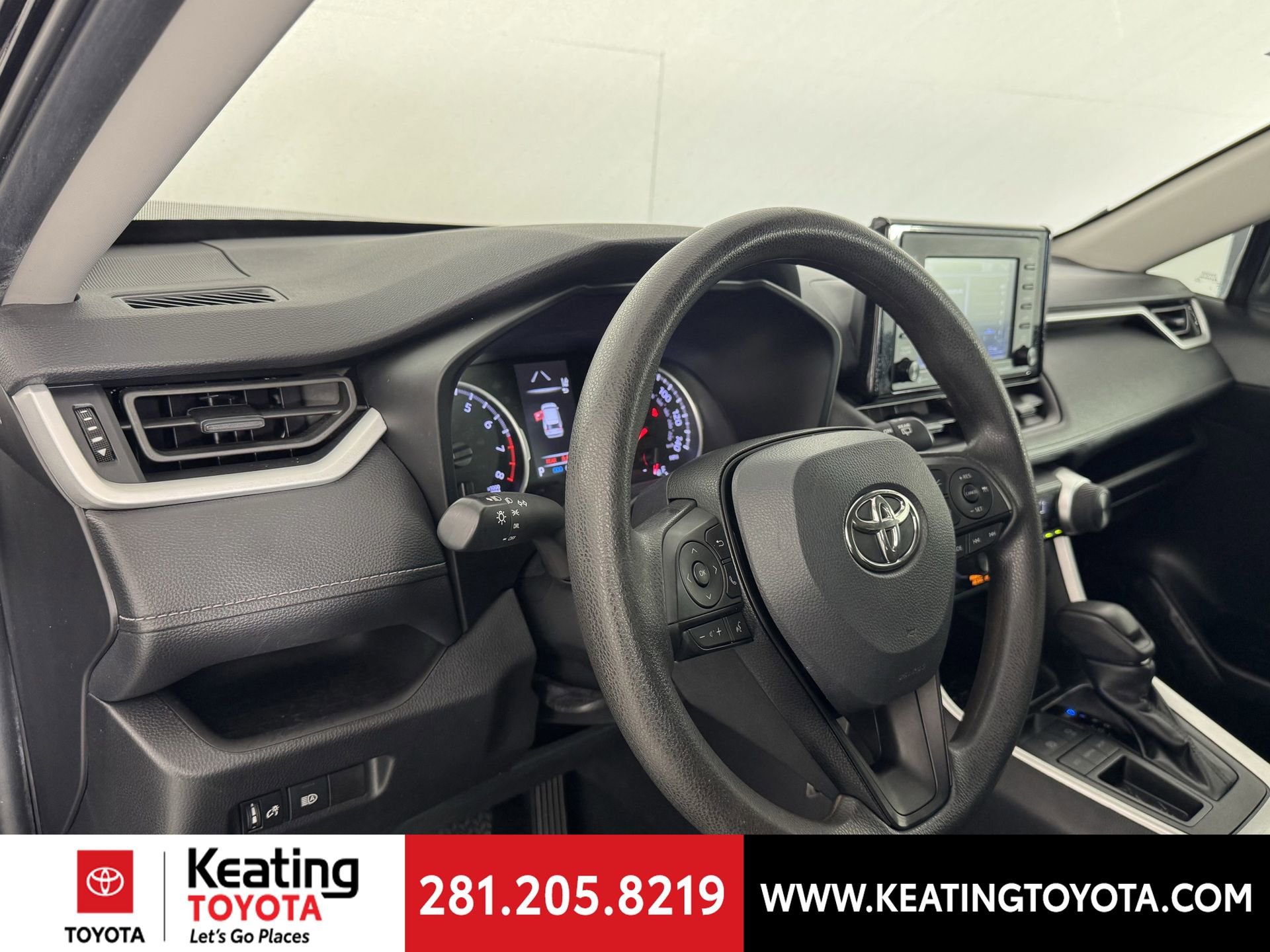 Used 2022 Toyota RAV4 LE image 12