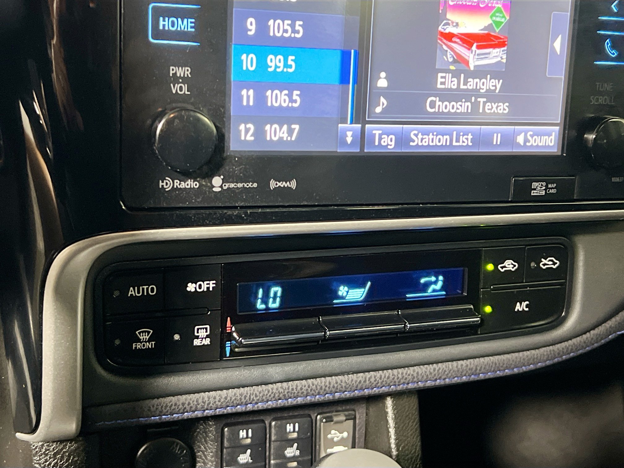 Used 2017 Toyota Corolla XSE FWD image 26