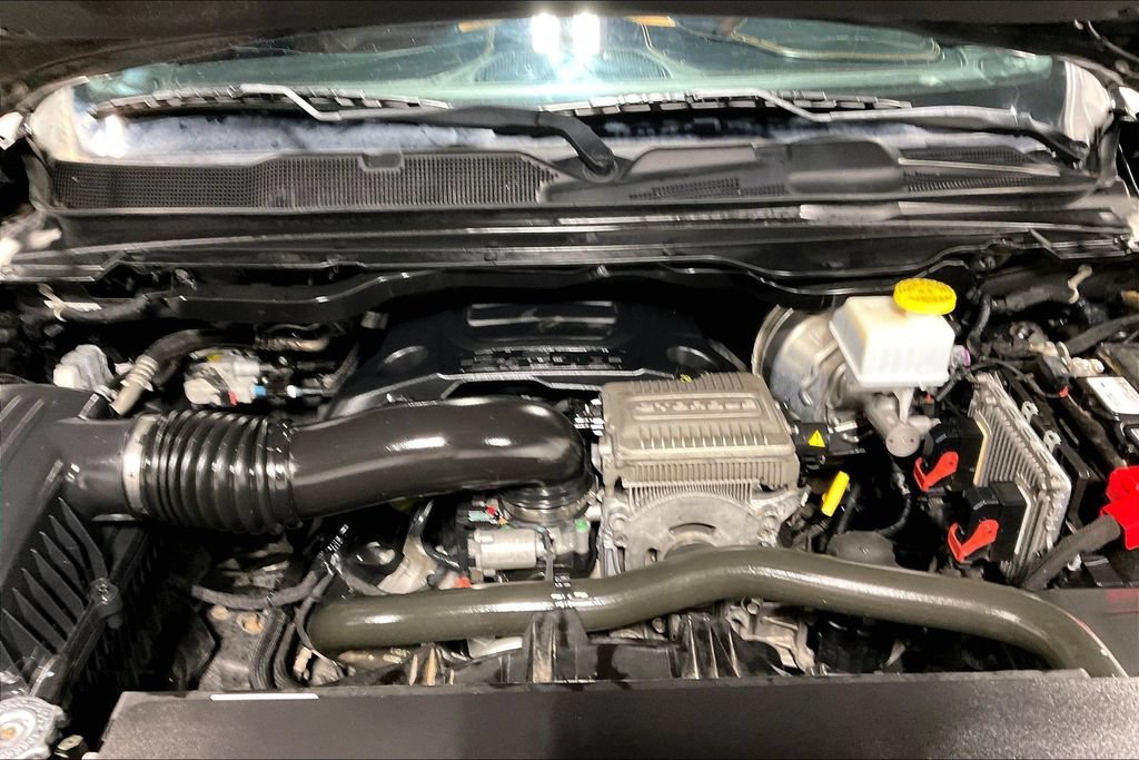 Used 2022 RAM 1500 Limited w/ Body Color Bumper Group AWD/4WD image 11