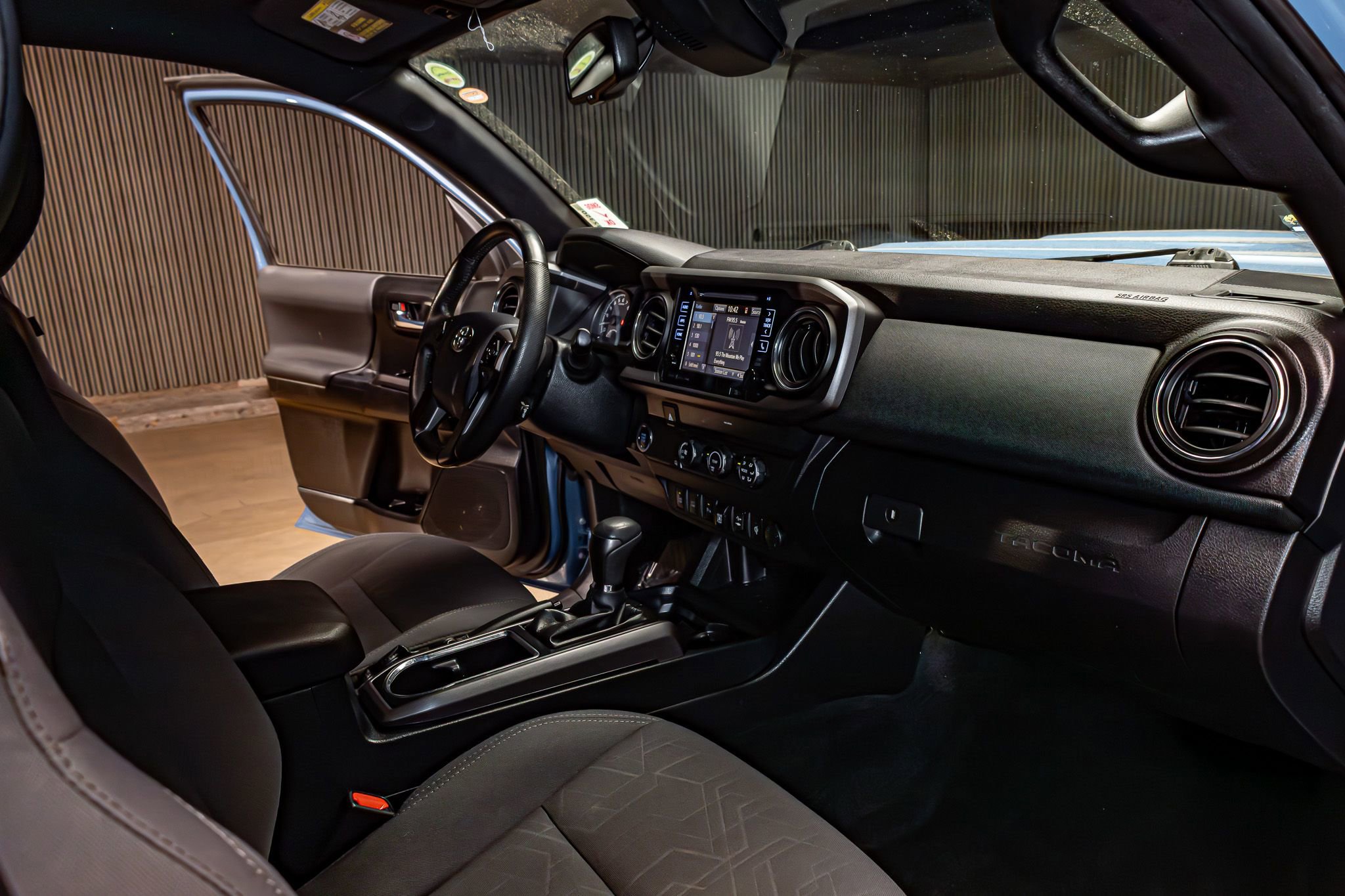 Used 2019 Toyota Tacoma TRD Sport w/ Technology Package RWD image 18