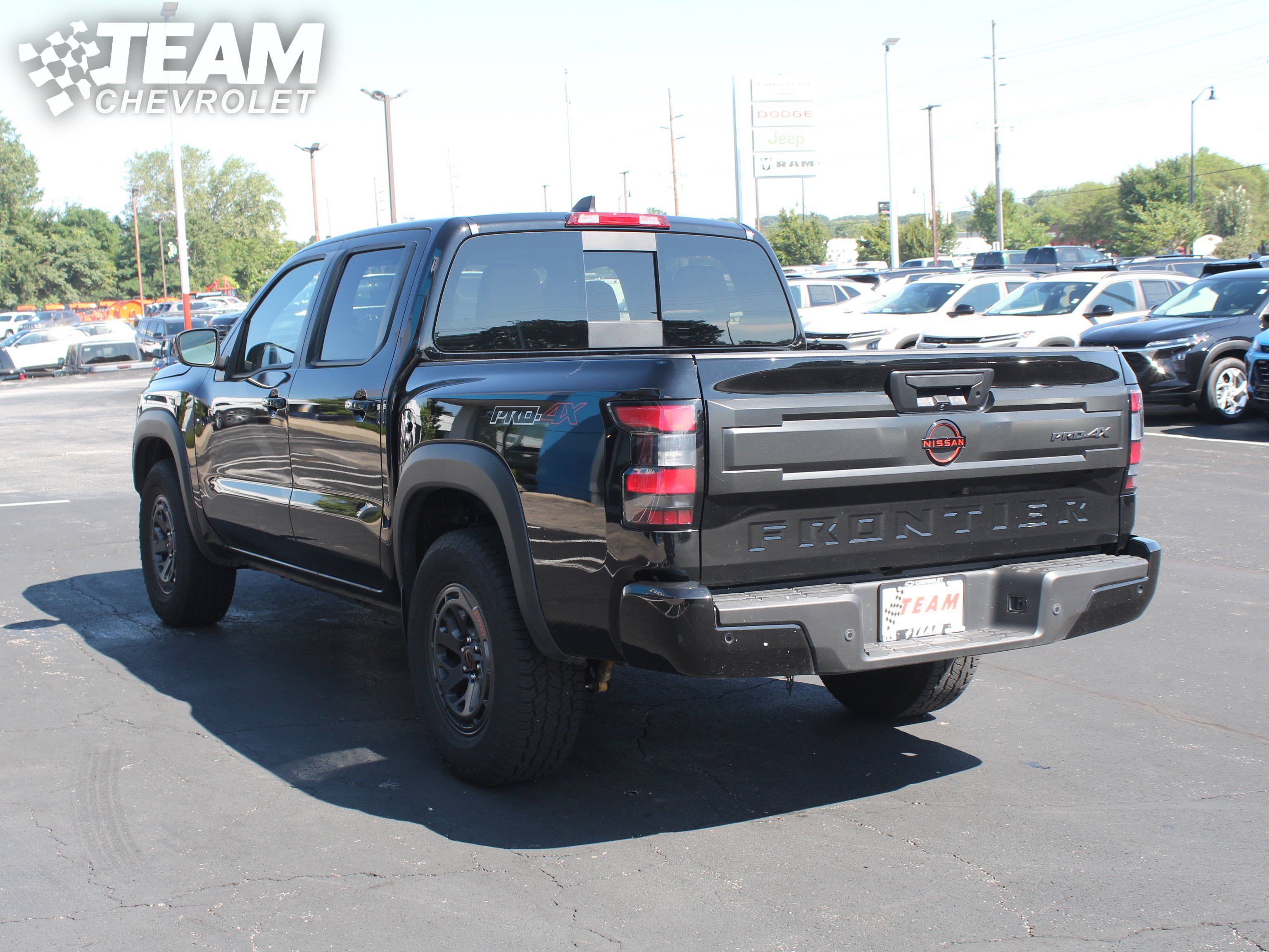 Used 2026 Nissan Frontier PRO-4X AWD/4WD image 6