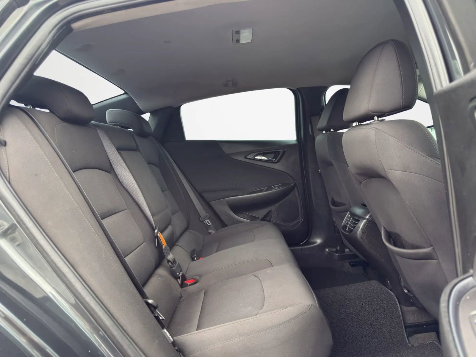 Used 2018 Chevrolet Malibu LT FWD image 16