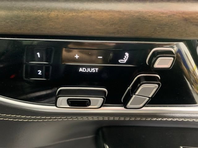 Used 2023 Jeep Grand Wagoneer Series II AWD/4WD image 38