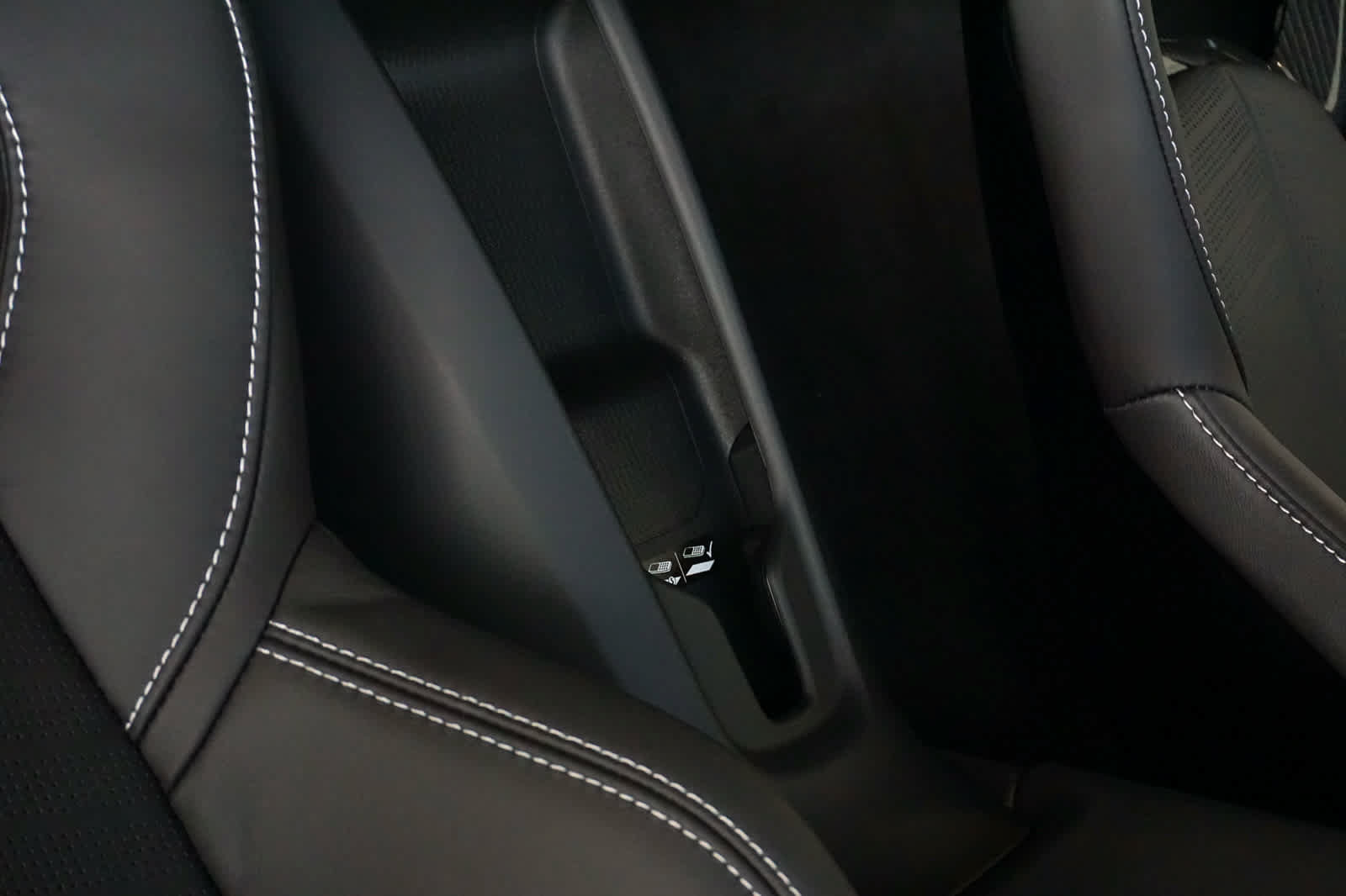 New 2027 Chevrolet Corvette Grand Sport w/ Stealth Interior Trim Package RWD image 30