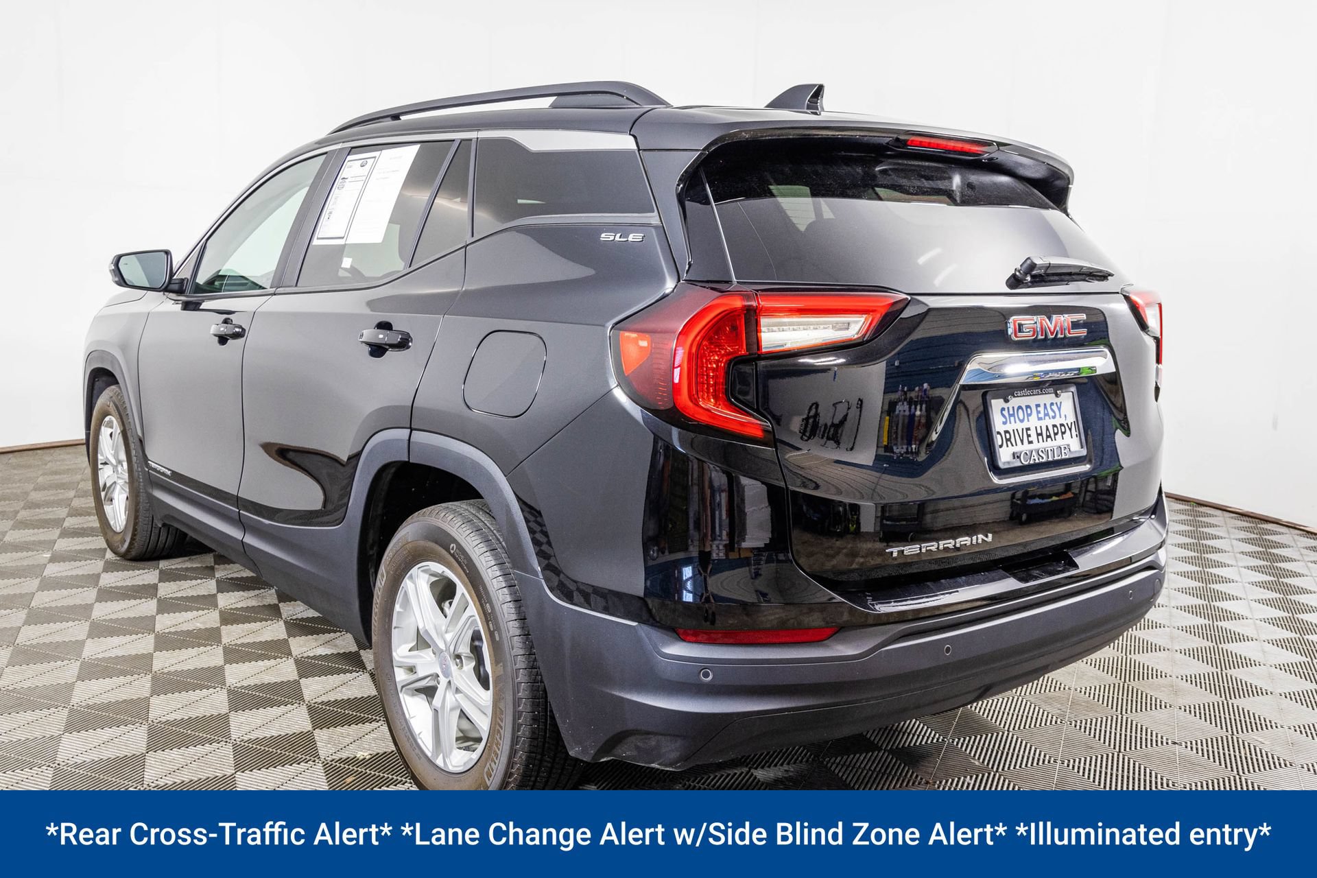 Used 2023 GMC Terrain SLE w/ Driver Convenience Package FWD image 21