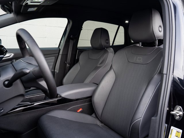 Used 2023 Volkswagen ID.4 Pro S image 5