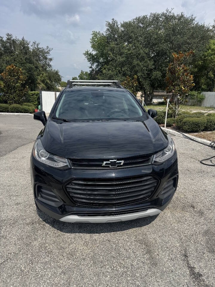 Used 2018 Chevrolet Trax LT w/ Sun & Sound Package AWD/4WD image 4